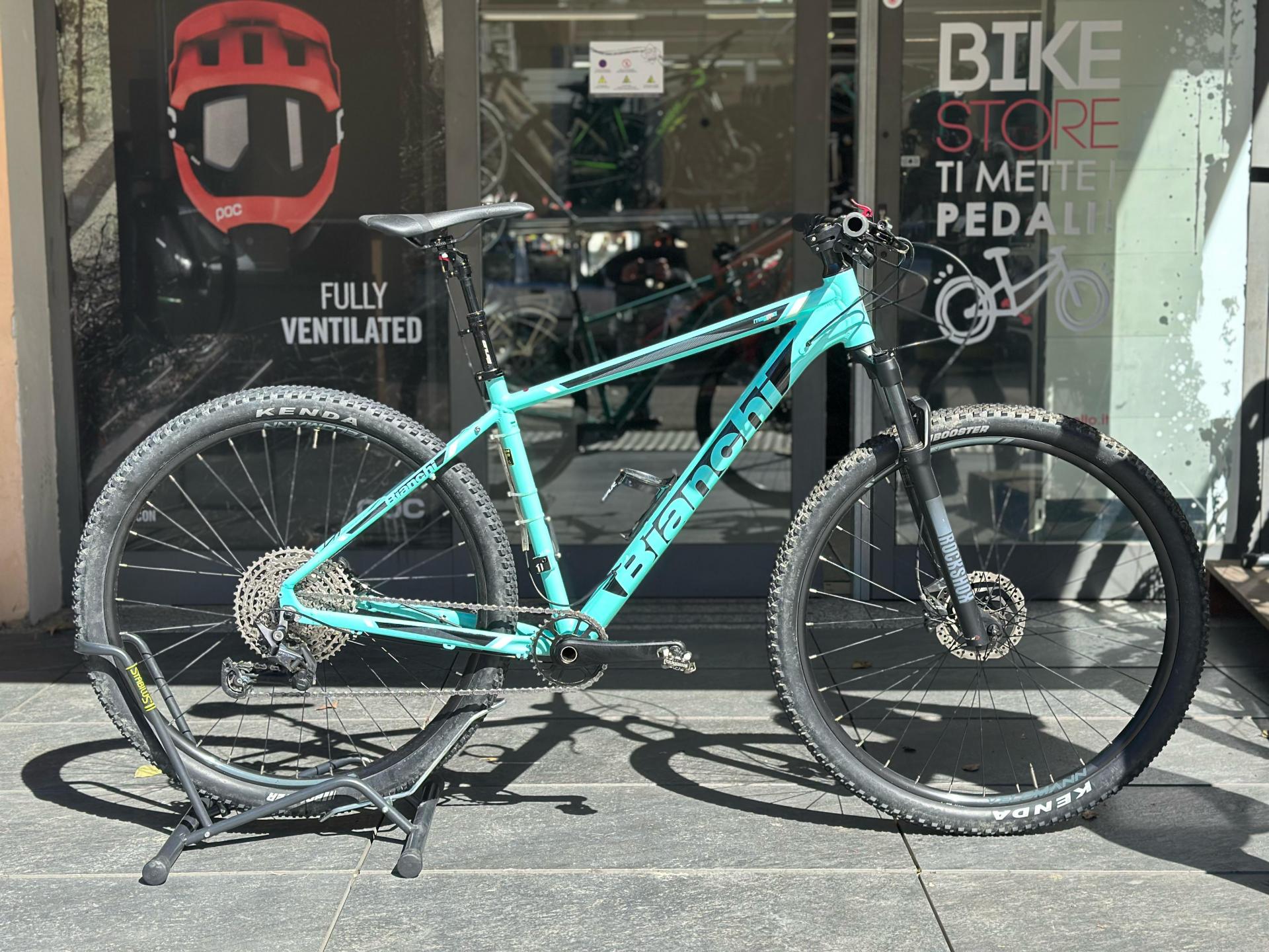 Usato - Bianchi Magma 